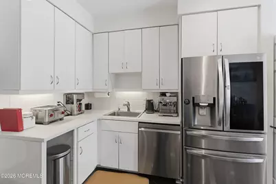 26 Half Moon Isle Isle, Jersey City, NJ 07305 - Photo 9