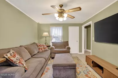27 Washington Street, Red Bank, NJ 07701 - Photo 11