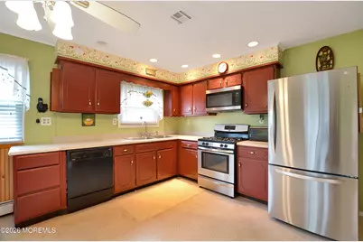 32 Bonaire Drive, Toms River Township, NJ 08757 - Photo 7