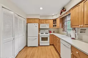 131 Barclay Dr, Point Pleasant, NJ 08742 - Photo 7