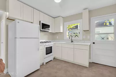 67 Beacon Boulevard, Keansburg, NJ 07734 - Photo 5