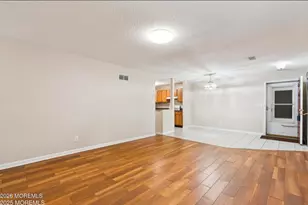 20 Austin Ct, Freehold, NJ 07728 - Photo 9