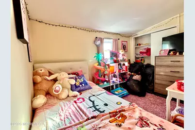 196 Milton Avenue #Apt 2, Cliffwood, NJ 07721 - Photo 9