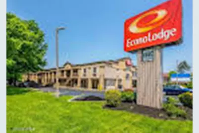 611 Fellowship Road #Econo Lodge, Mount Laurel, NJ 08054 - Photo 3