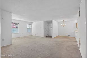 318 Wycoff Way W, East Brunswick Township, NJ 08816 - Photo 3