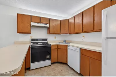 318 Wycoff Way W #318, East Brunswick Township, NJ 08816 - Photo 7
