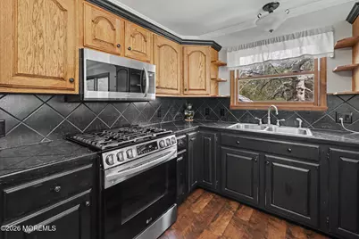 1069 W Veterans Highway, Jackson, NJ 08527 - Photo 25