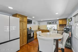 44 Sams Trailer Ct Ct, Hazlet Township, NJ 07730 - Photo 7