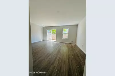 402 Woodlake Manor Drive #1000, Lakewood, NJ 08701 - Photo 5
