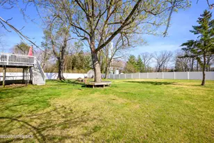 8 Holiday Rd, Manalapan Township, NJ 07726 - Photo 27