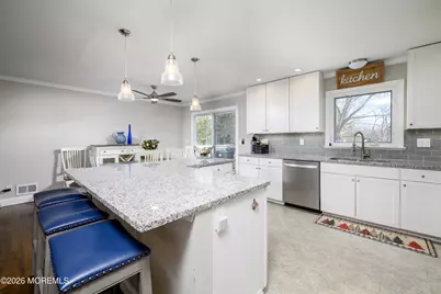 8 Holiday Road, Manalapan Township, NJ 07726 - Photo 5