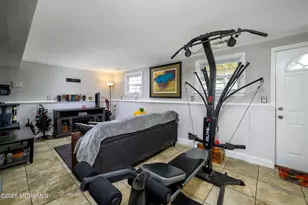 8 Holiday Rd, Manalapan Township, NJ 07726 - Photo 19