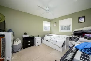8 Holiday Rd, Manalapan Township, NJ 07726 - Photo 15