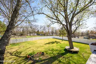8 Holiday Rd, Manalapan Township, NJ 07726 - Photo 29