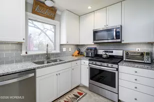 8 Holiday Rd, Manalapan Township, NJ 07726 - Photo 7