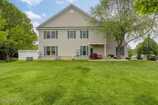 8 Fells Dr, Manalapan Township, NJ 07726 - Photo 3