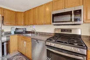 147 Manor Dr, Red Bank, NJ 07701 - Photo 19