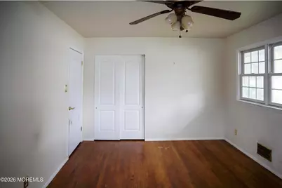 9 Lawrence Place, Freehold, NJ 07728 - Photo 7