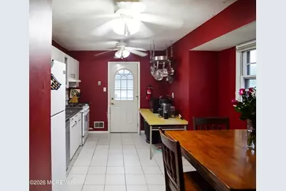 9 Lawrence Place, Freehold, NJ 07728 - Photo 5