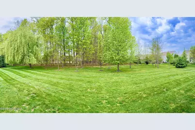 70 E Bosworth Boulevard, Farmingdale, NJ 07727 - Photo 39