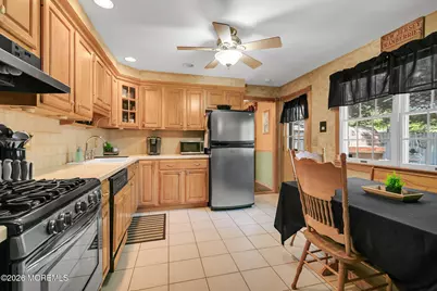 31 Bayberry Lane, Middletown, NJ 07748 - Photo 9