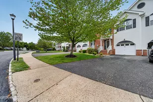33 Heron Ct, Manalapan Township, NJ 07726 - Photo 3