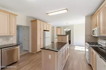402 Twin Oaks Drive, Lakewood, NJ 08701 - Photo 25