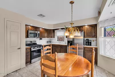 106 Murray Hill Terrace, Marlboro Township, NJ 07746 - Photo 15