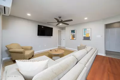 66 Manchester Court, Red Bank, NJ 07701 - Photo 5