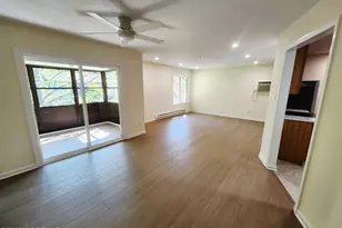 26 Meadow Green Cir, Manalapan Township, NJ 07726 - Photo 9
