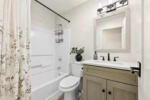 7 Edgeware Close, Freehold, NJ 07728 - Photo 19