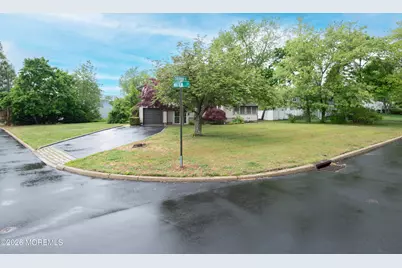 540 Sherman Avenue, Belford, NJ 07718 - Photo 13