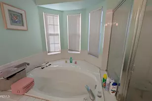 10 Beacon Ct, Holmdel, NJ 07733 - Photo 19