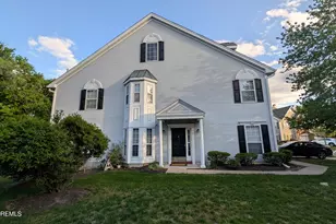 10 Beacon Ct, Holmdel, NJ 07733 - Photo 3