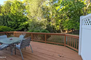 10 Beacon Ct, Holmdel, NJ 07733 - Photo 27