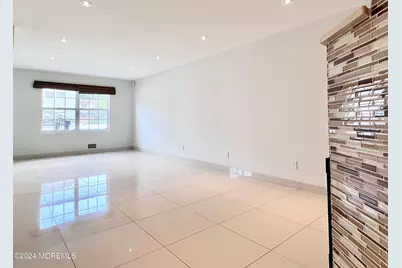 35 Woodpecker Way, Marlboro Township, NJ 07746 - Photo 5