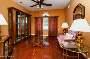 18 Chesapeake Dr, Holmdel, NJ 07733 - Photo 7
