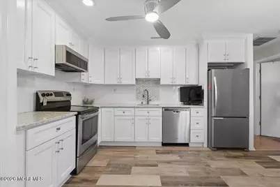 137 Halden Strasse #C, Freehold, NJ 07728 - Photo 9