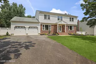 29 Tharp Ln, Marlboro Township, NJ 07746 - Photo 5