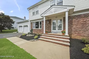 29 Tharp Ln, Marlboro Township, NJ 07746 - Photo 3
