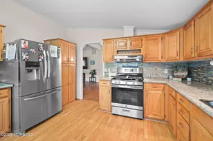 26 Village Rd, Morganville, NJ 07751 - Photo 15