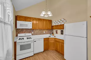 10 Haug St, Union Beach, NJ 07735 - Photo 7
