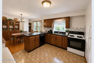 637 Bray Avenue, Port Monmouth, NJ 07758 - Photo 5