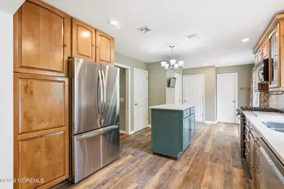 715 Carol Avenue, Oakhurst, NJ 07755 - Photo 7