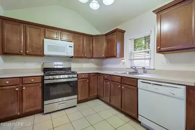 260 Greenwood Drive, Cliffwood, NJ 07735 - Photo 11