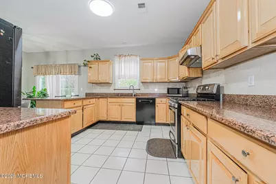 315 Wedgewood Road, Morganville, NJ 07751 - Photo 15