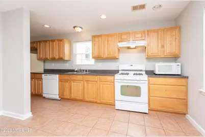 41 Seabreeze Way, Keansburg, NJ 07734 - Photo 3