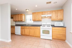 41 Seabreeze Way, Keansburg, NJ 07734 - Photo 3