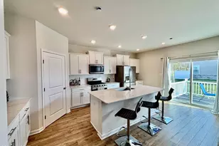 4 Victoria Gdns Sq, Neptune Township, NJ 07753 - Photo 7