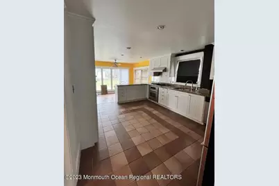 294 Roosevelt Avenue, Oakhurst, NJ 07755 - Photo 5
